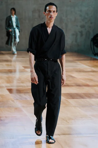 Look 3